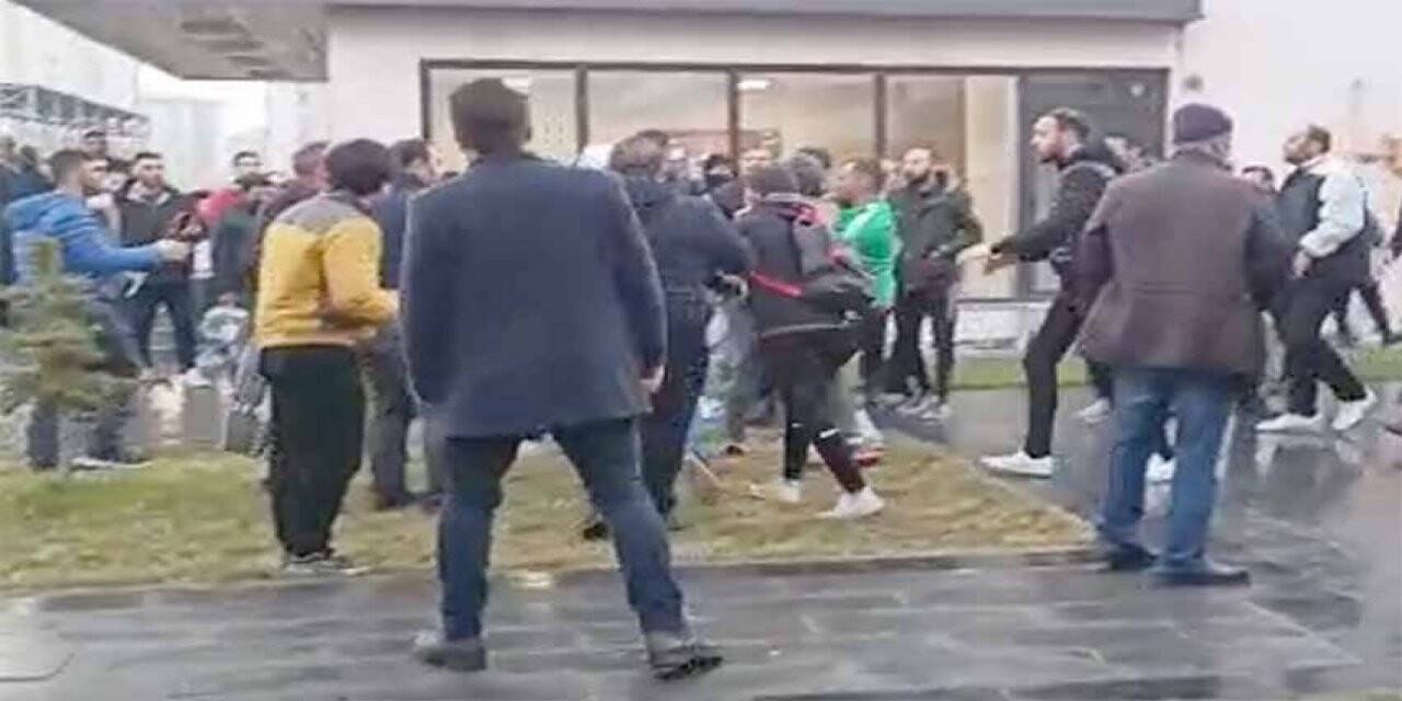 Maç sonu çıkan kavga güçlükle yatıştırıldı