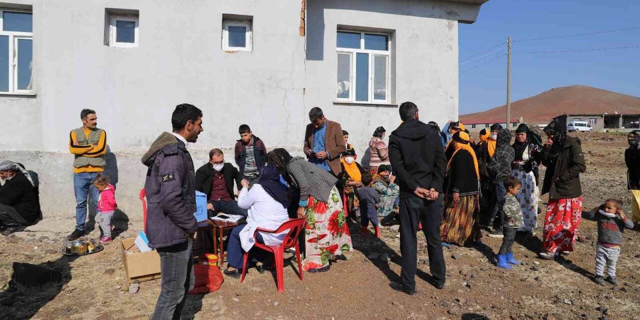 Karacadağ’da mevsimlik tarım işçileri aşılanıyor