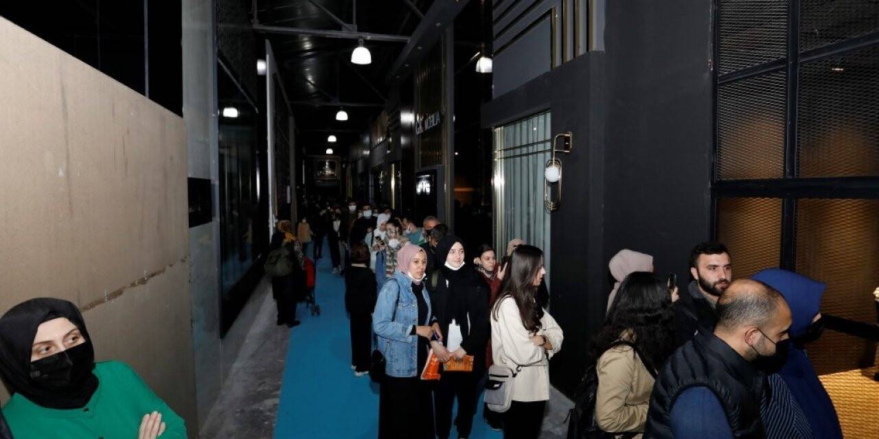 Kitap günlerinin finalini Pelin Çift yaptı