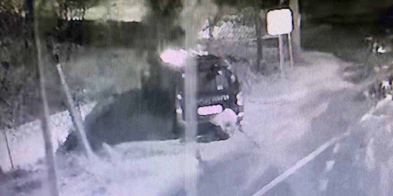 Yolda kaldı diye yardım ettiler, gerçeği güvenlik kameraları ortaya çıkardı