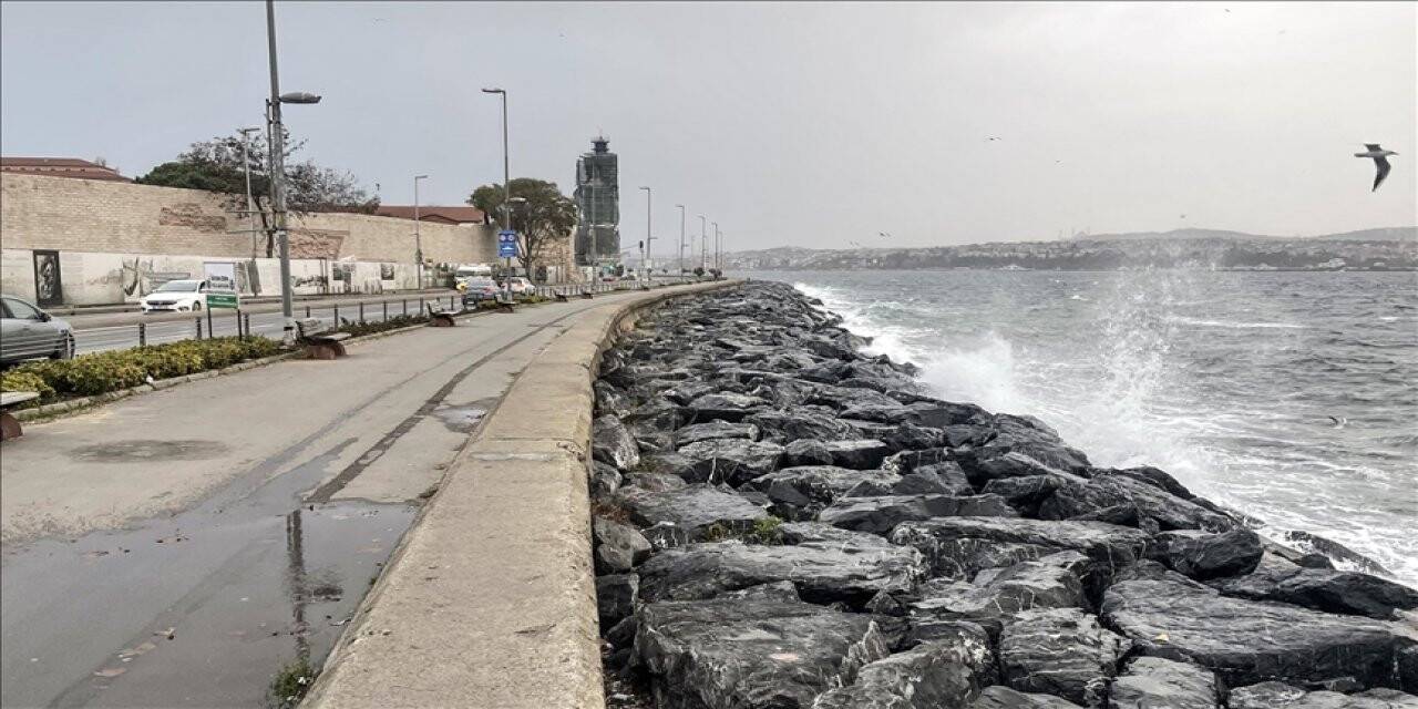 İstanbul'da tam fırtına etkili oluyor
