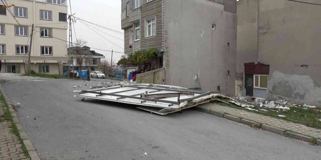 Arnavutköy’de lodos çatıyı uçurdu