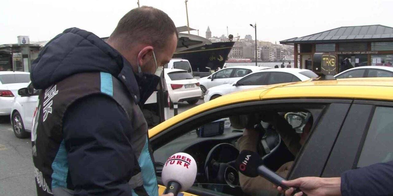 Eminönü’nde taksiler tek tek denetlendi
