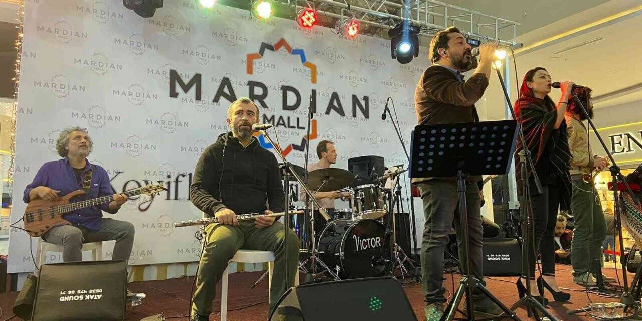 Mardin’in en büyük alışveriş merkezi Ezginin Günlüğü’nü ağırladı