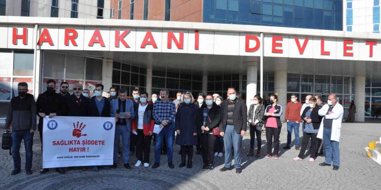 Kars’ta darp edilen sağlık çalışanına destek çığ gibi büyüyor