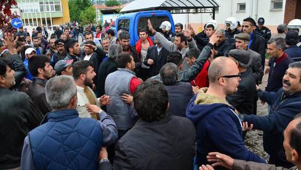 Liseli kıza cinsel istismara linç girişimi