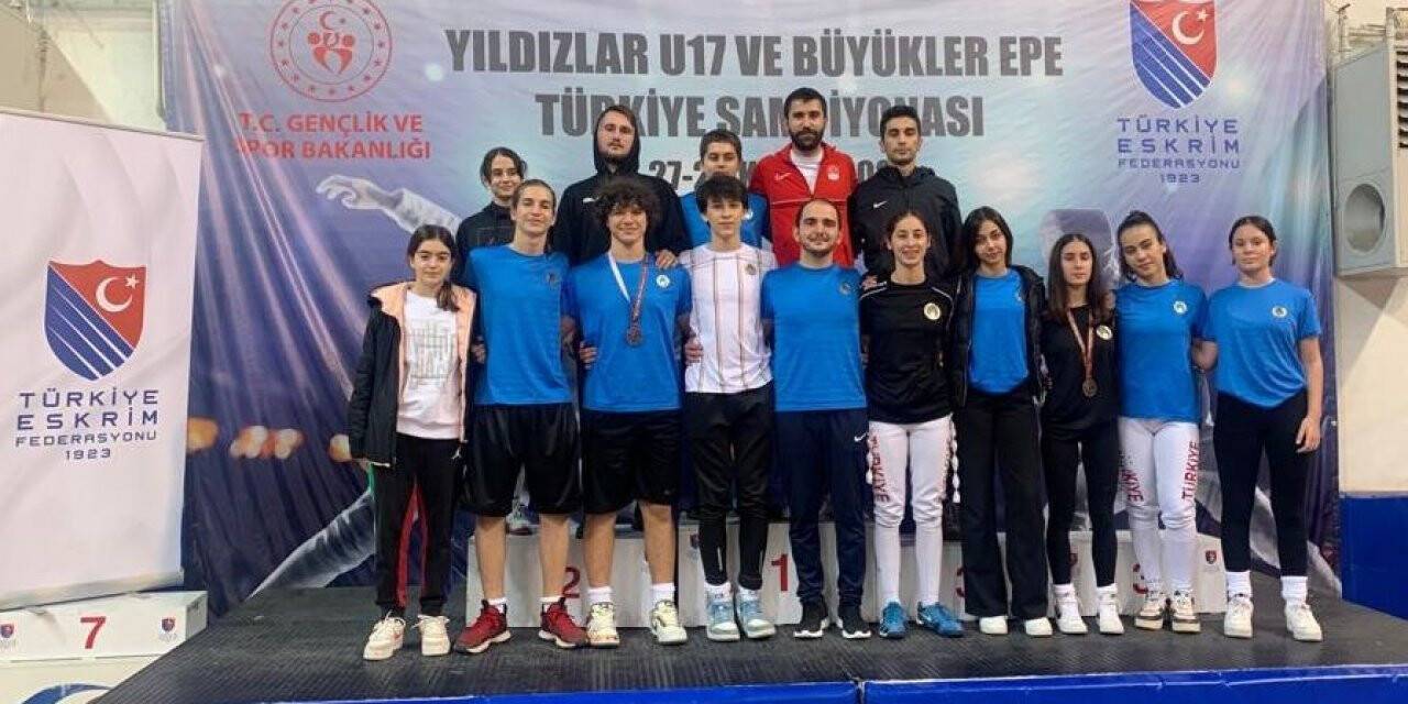 Alanyaspor Eskrim Takımı, Kocaeli’nde 4 madalya kazandı