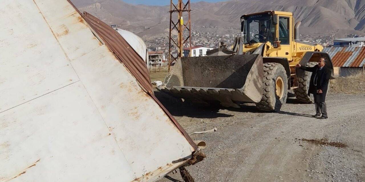 Sanayi sitesindeki barakalar kaldırıldı