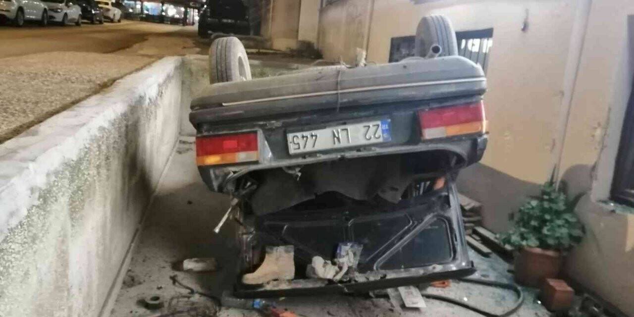 Kafe bahçesine uçan aracı bırakıp kaçtılar