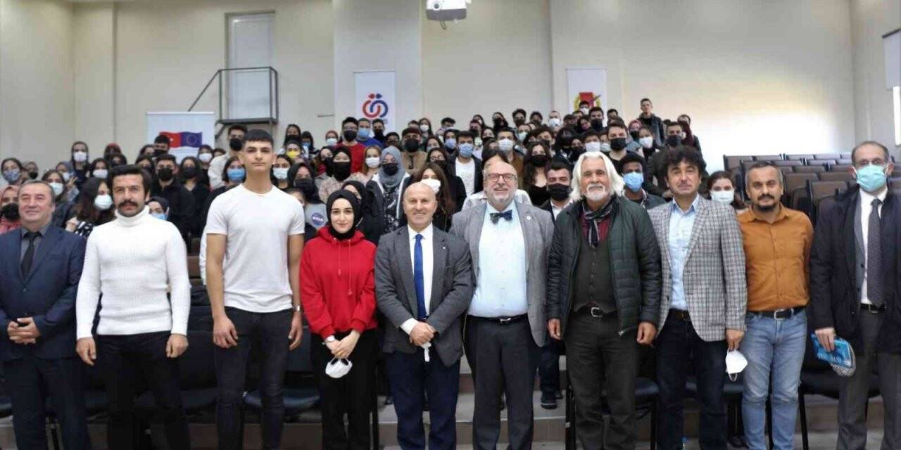 İletişim Fakültesi’nde ‘Medyanın Kadın Dili’ konferansı