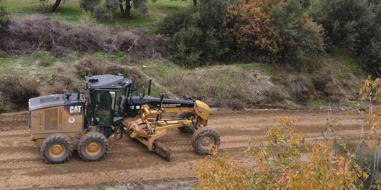 Kapanan yolları Efeler Belediyesi açtı