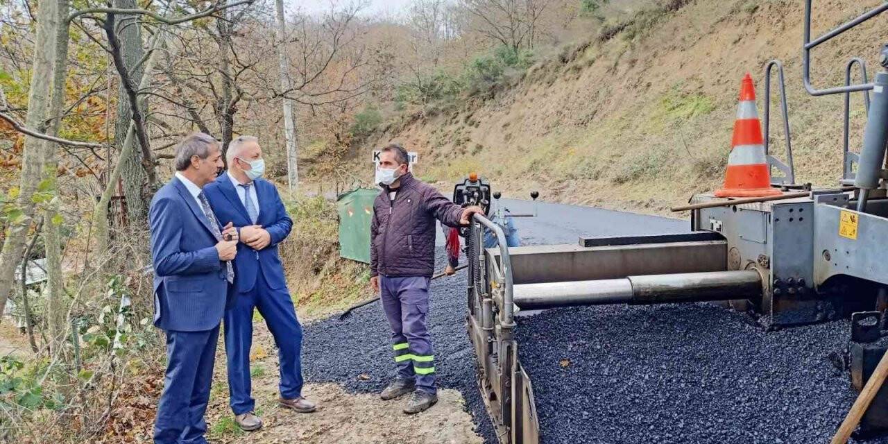 Serdivan Belediyesi asfalt serim işlemlerine devam ediyor