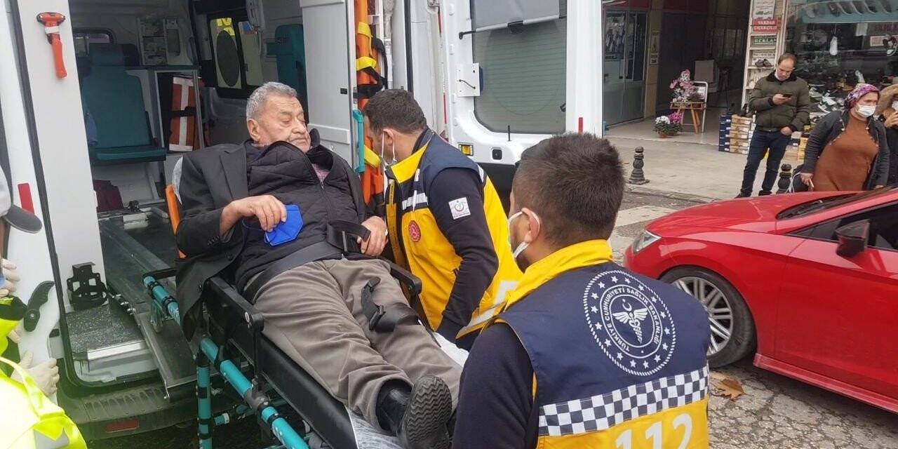 Otomobilin yayaya çarptığı anlar güvenlik kamerasına yansıdı