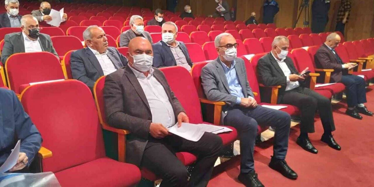 Adana Büyükşehir Belediye bütçesi oy birliğiyle kabul edildi