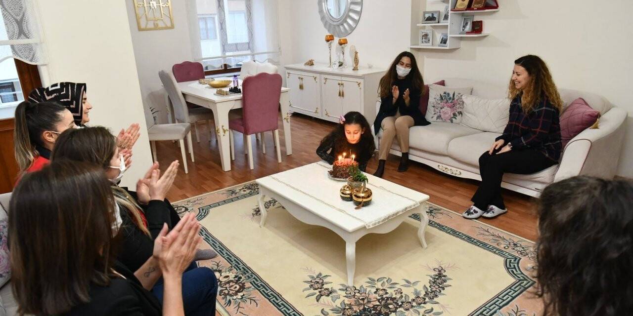 Şehit kızına doğum günü sürprizi