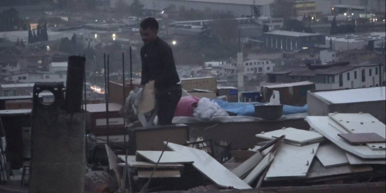 Binanın çatısı uçunca çeyizleri böyle kaçırdılar