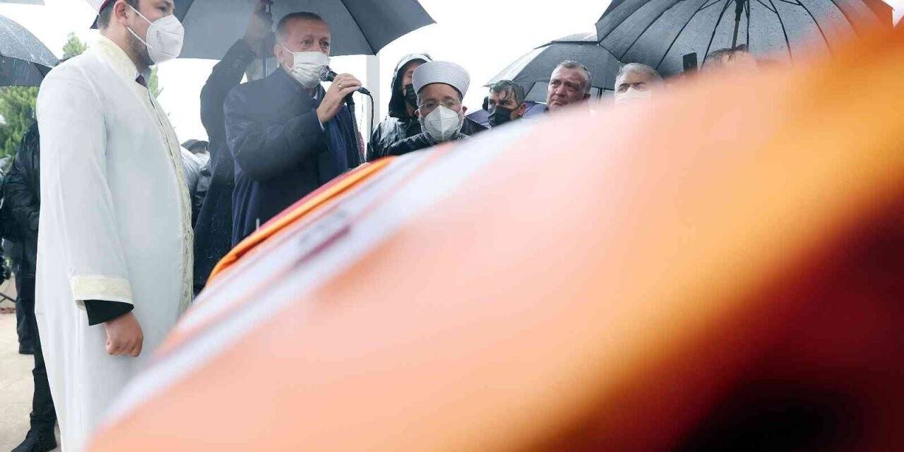 Cumhurbaşkanı Erdoğan: "Bir beyefendiydi ve bir beyefendi olarak görevini son ana kadar icra etti”