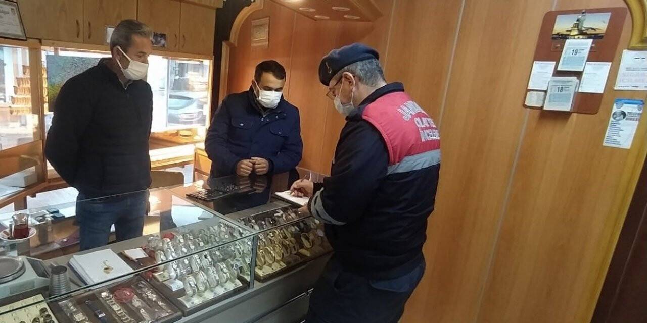 Çaldığı altınları kuyumcuya satmaya çalışan kişi yakalandı