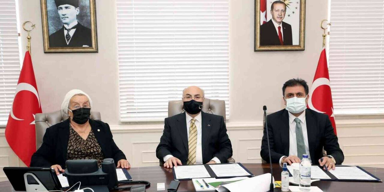 Çeşme’de yıkılan okul yeniden yapılıyor