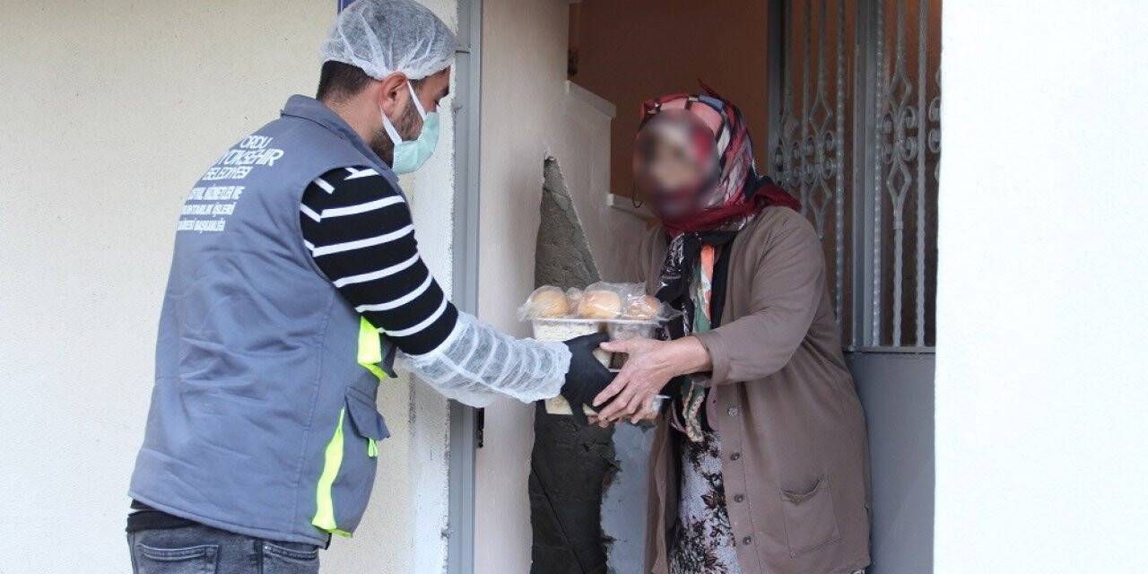 Ordu’da yaşlıların sofrasına sıcak yemek