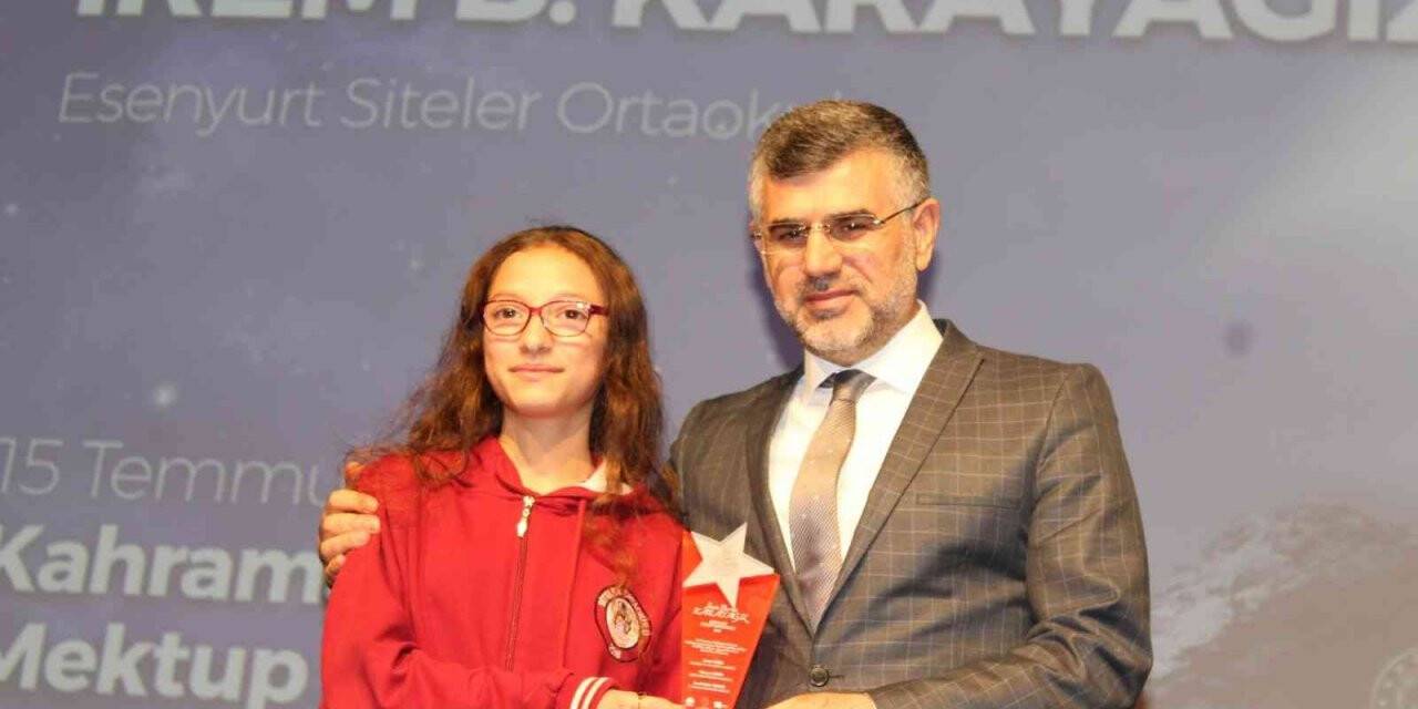 Sultanbeyli’de 15 Temmuz kahramanlarına yazılan mektuplar ödüllendirildi