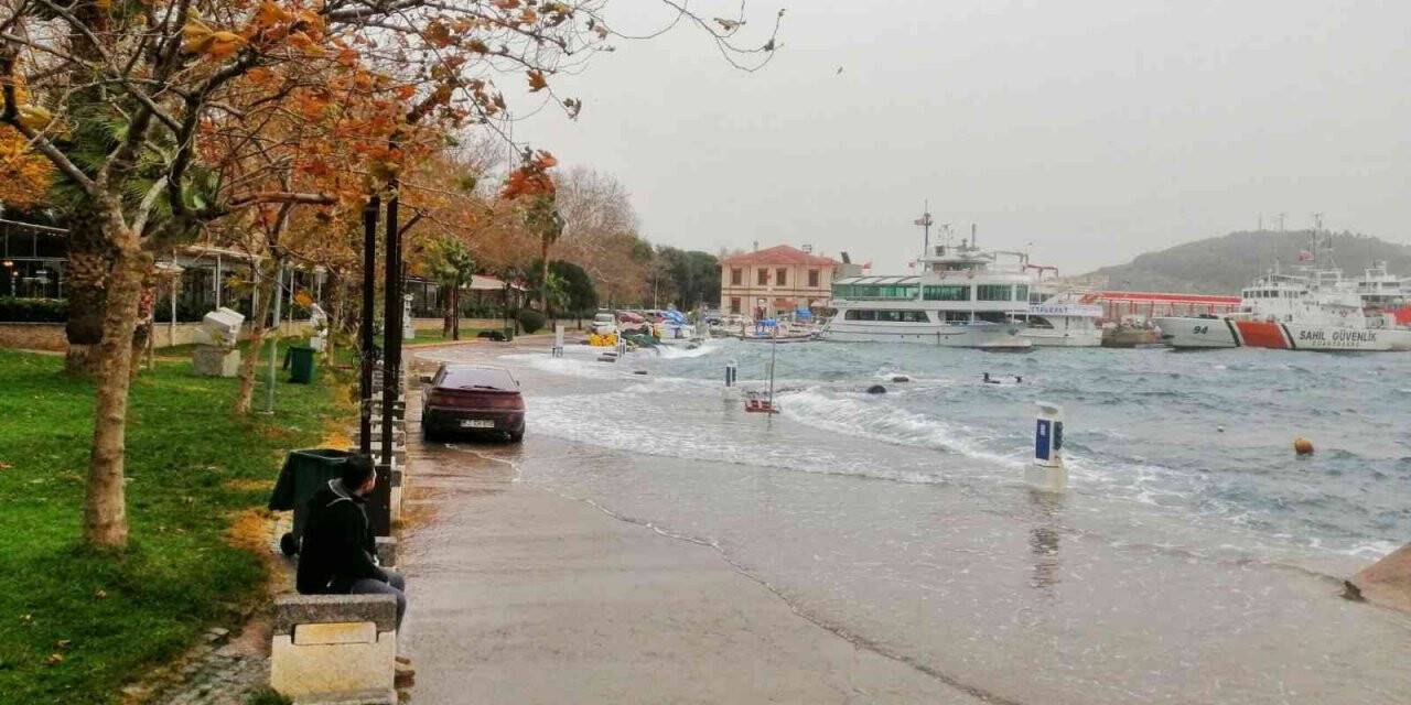 Balıkesir İtfaiyesi fırtınanın bilançosunu açıkladı