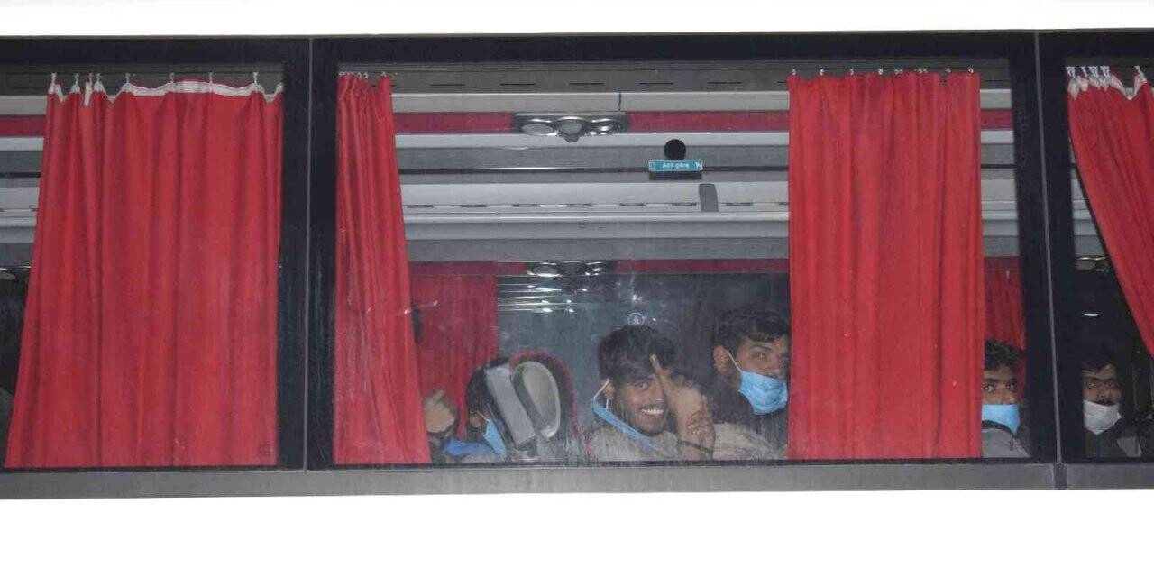 İstanbul’da yakalanan 70 kaçak göçmen Malatya’ya getirildi