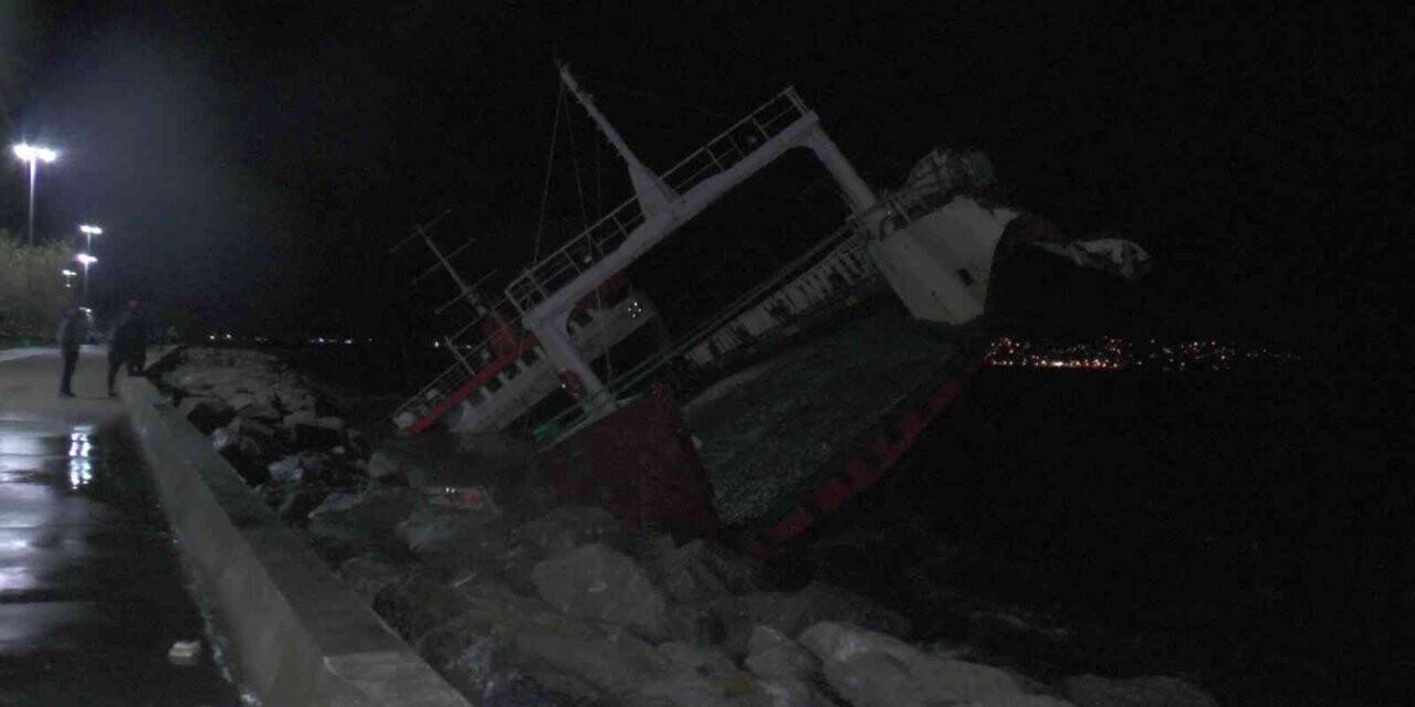 Maltepe’de sabah saatlerinde Lodos nedeniyle sürüklenen gemi yan yattı