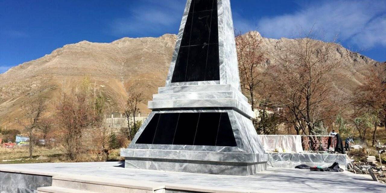 Sündüz şehitleri için anıt