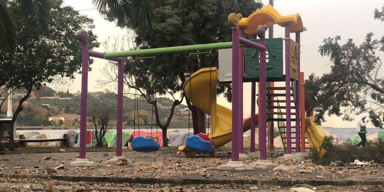 Gemlik’te fırtınanın verdiği zarar gün ağarınca ortaya çıktı
