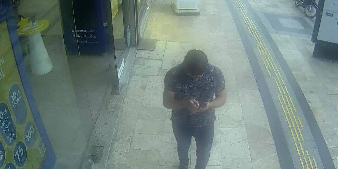 Kuvvetli rüzgara makinede dayanamadı