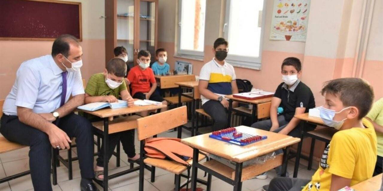Milli Eğitim AR-GE’den kitap bağışı kampanyası
