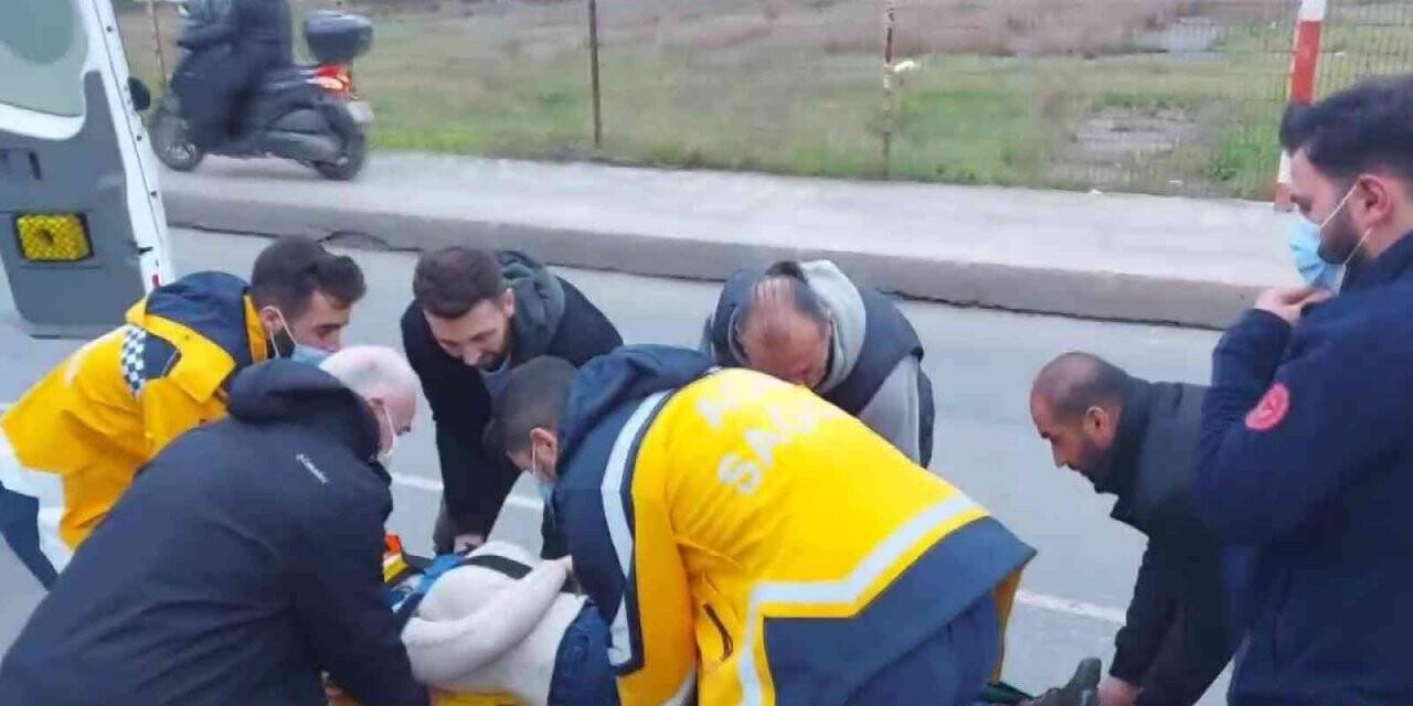 Sancaktepe’de yolun karşısına geçen kadına otomobil çarptı