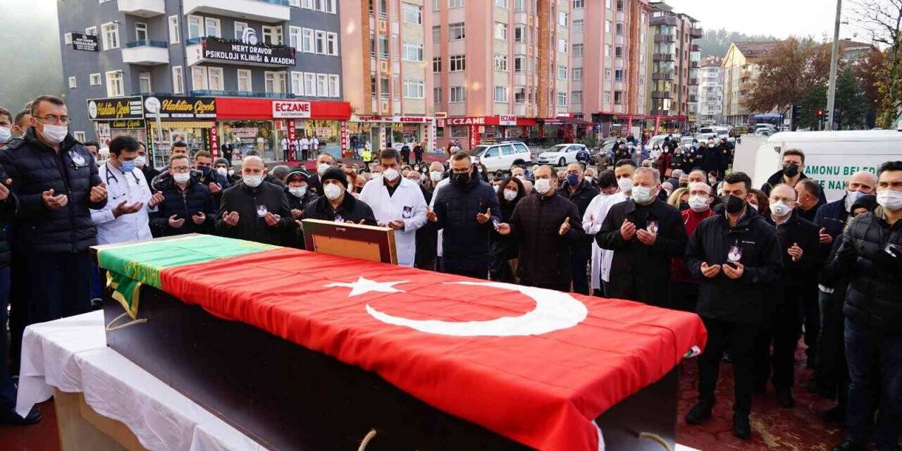 Korona virüse yakalanan genel cerrah hayatını kaybetti