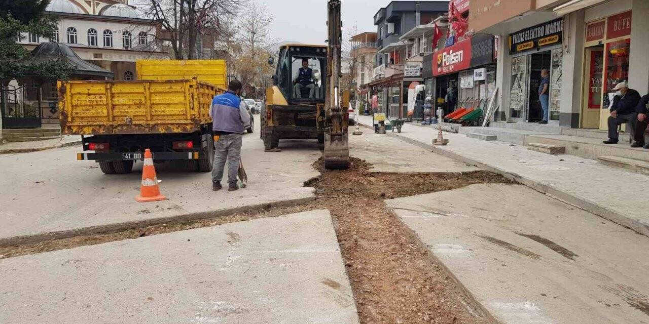 Millet Caddesi’nde asfalt çalışmaları devam ediyor