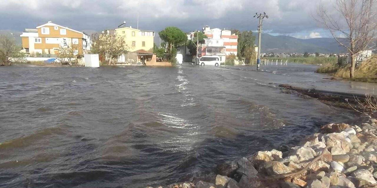 Tsunami değil, lodos vurdu