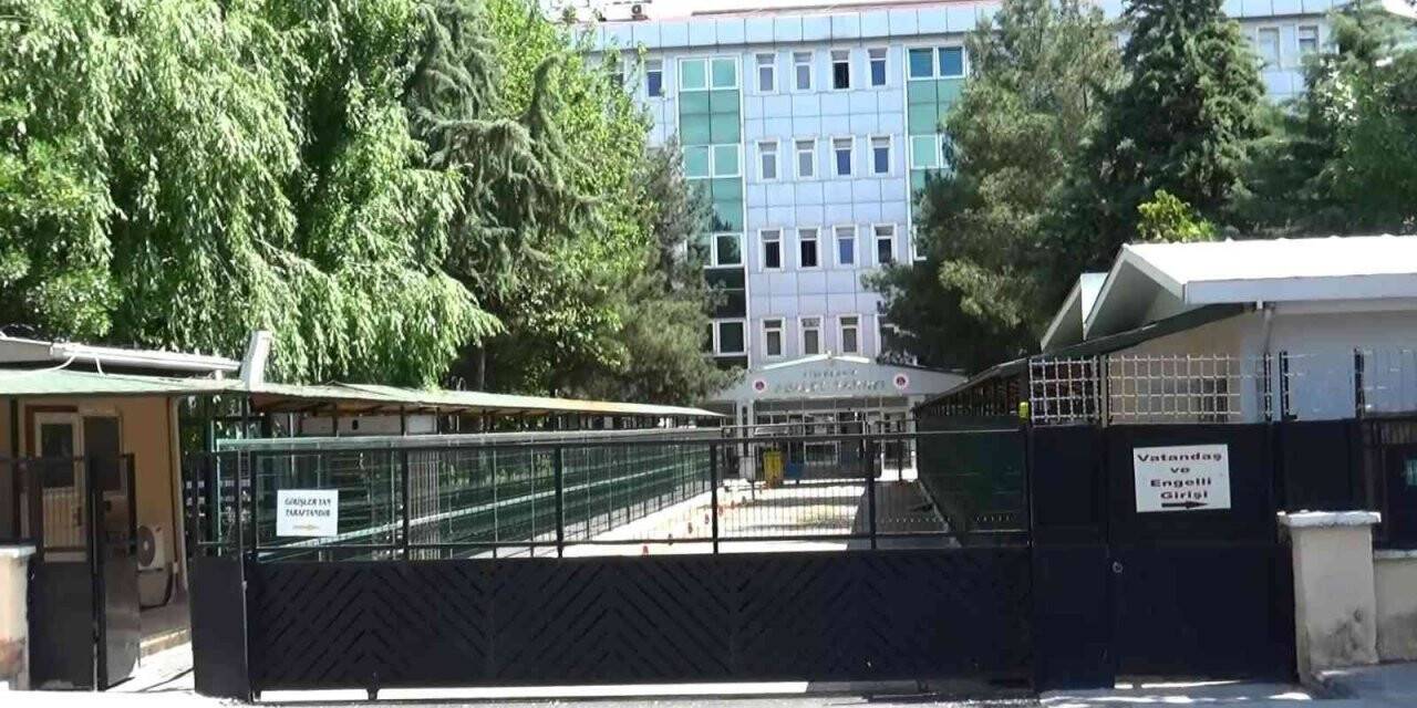 Tanımadığı kadını samuray kılıcıyla öldüren zanlı Diyarbakır Yüksek Güvenlik Cezaevine getirildi