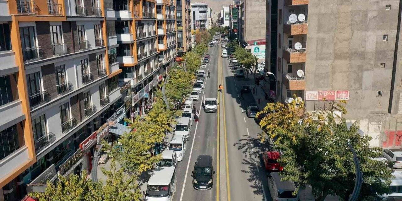 Zübeyde Hanım Caddesi yepyeni bir görünüme kavuştu