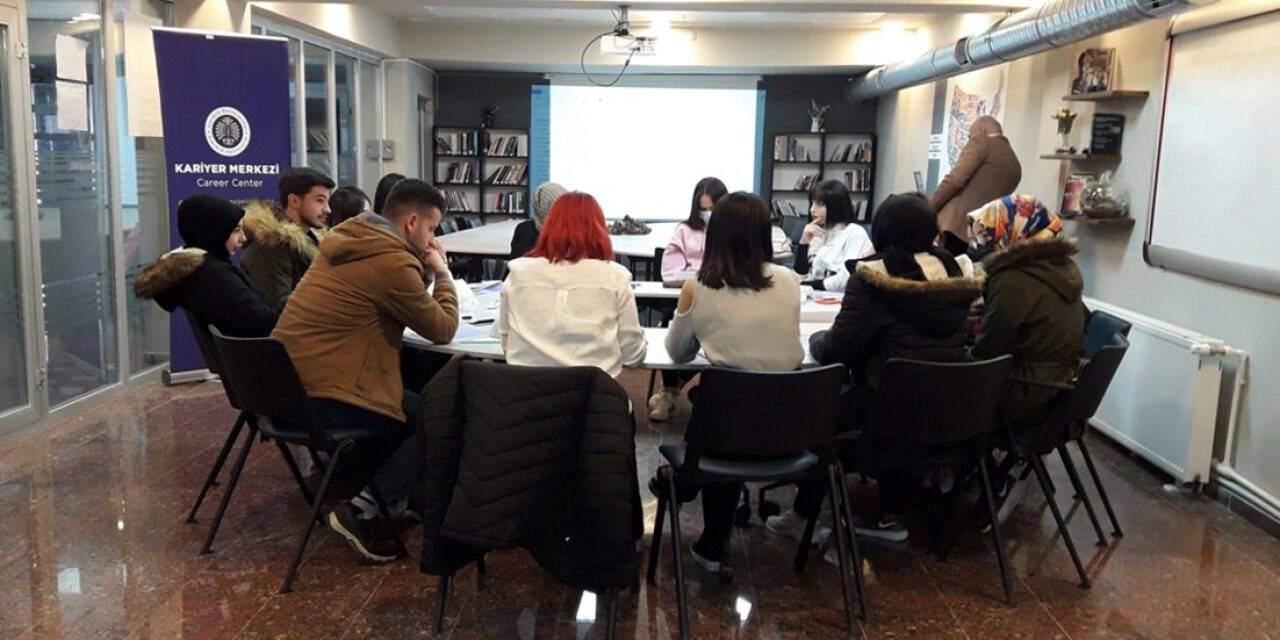 Meslek Yüksekokulu öğrencilerine iş kulübü eğitimi veriliyor
