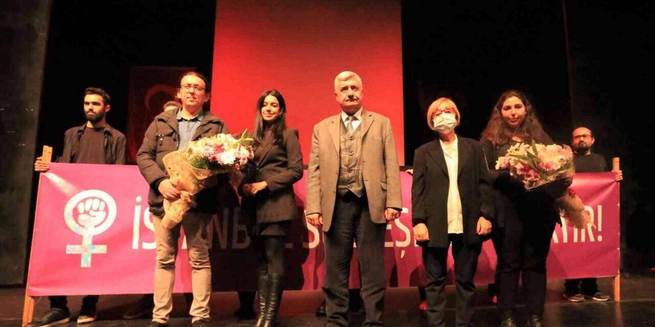 “Biz kadınlar” oyunu kadınlar için sahne aldı
