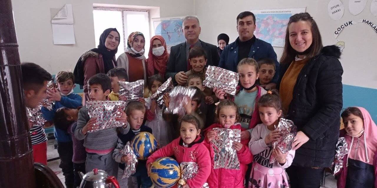 Adilcevaz Yurt Müdürü Beşkardeş’ten eğitime anlamlı destek