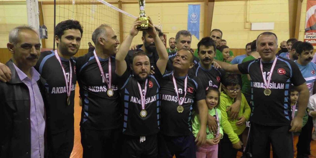 Beyşehir’de öğretmenler arası voleybol turnuvası sona erdi