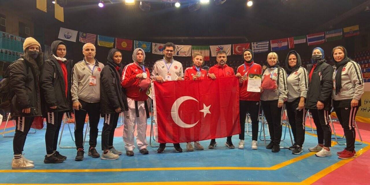 İşitme Engelliler taekwondo takımı gururlandırdı