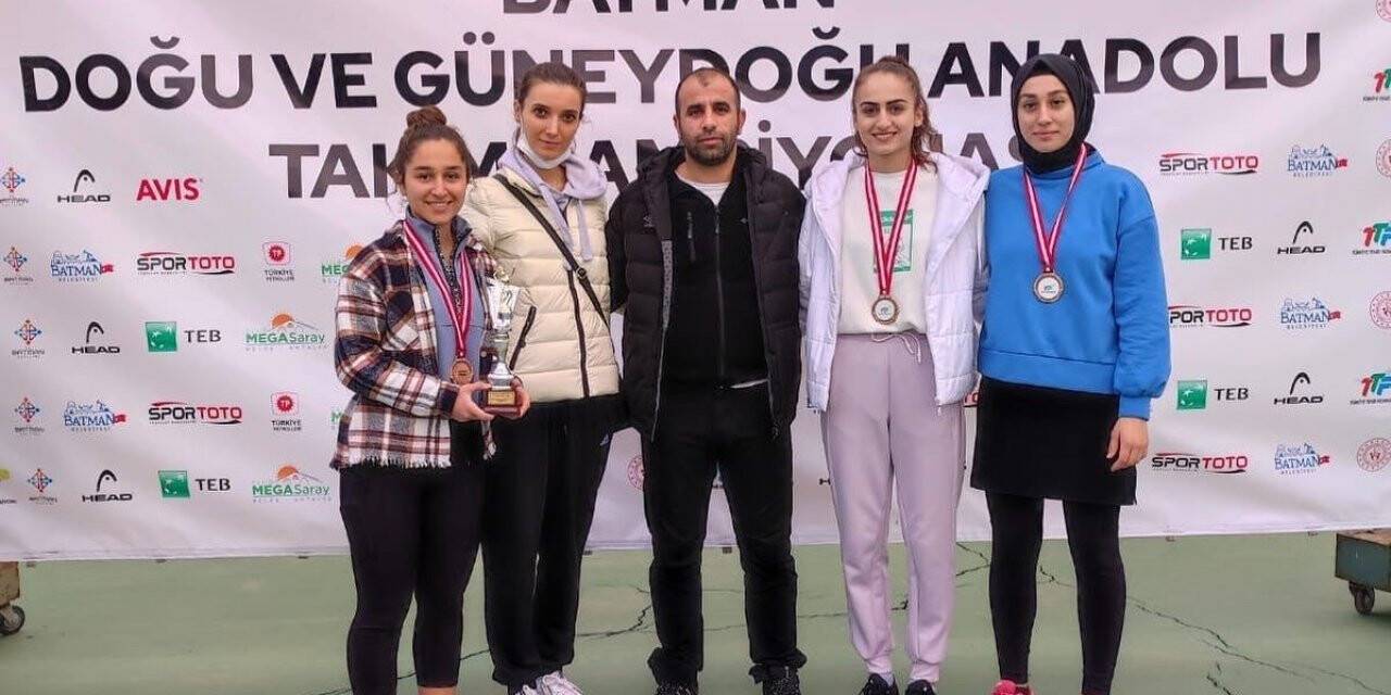 Elazığ Gençlik Spor, teniste 3. oldu