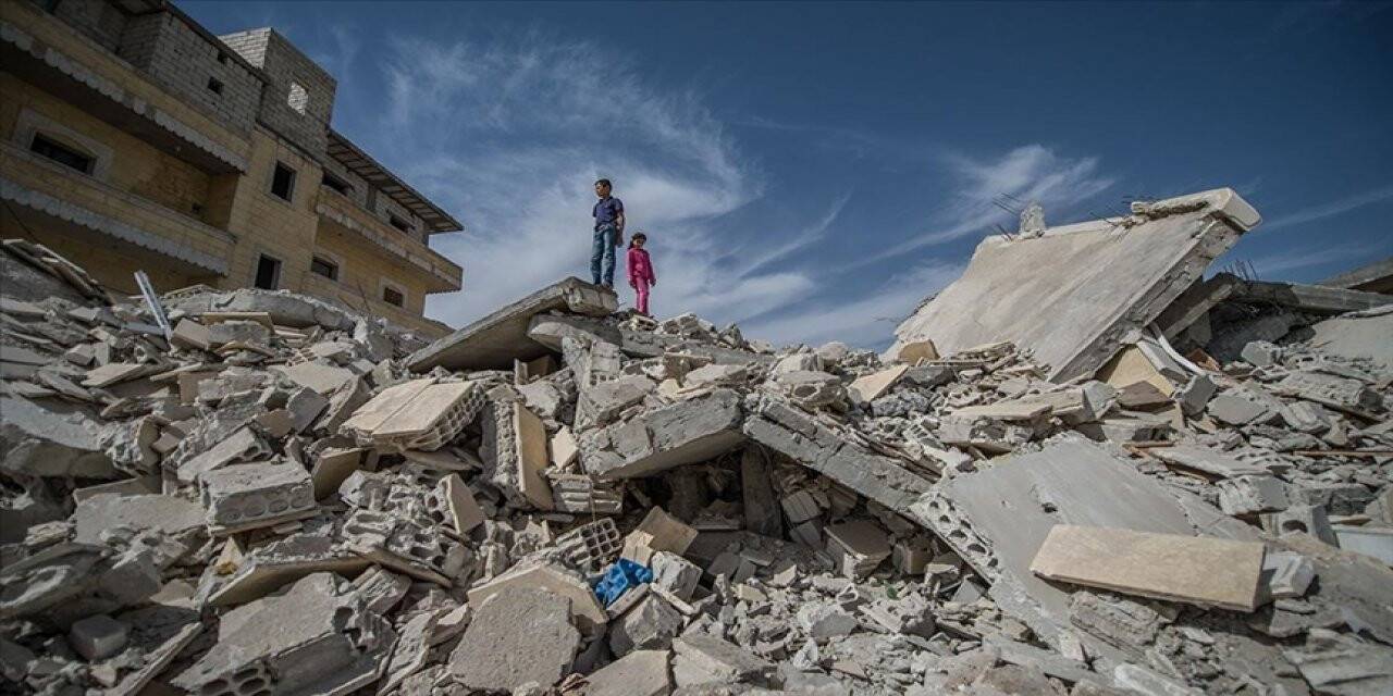 Dünya genelinde yaklaşık 200 milyon çocuk en ölümcül savaş bölgelerinde yaşıyor