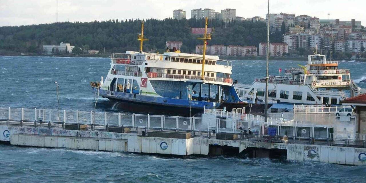 Çanakkale Boğazı’nda feribot seferleri yeniden başladı
