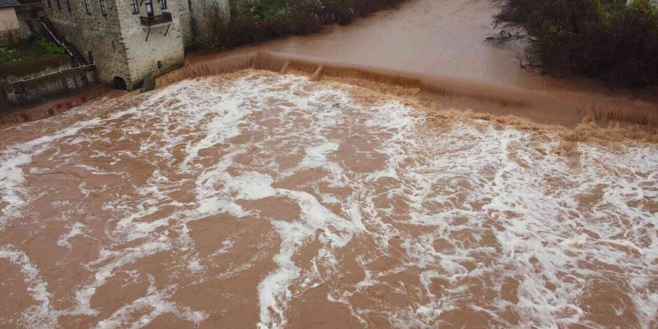 Bartın Irmağı’nda köpüklenmeler oluştu