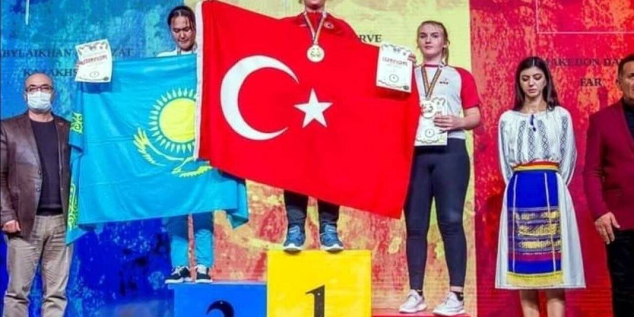 Kilisli belek güreşçileri madalyaları topladı