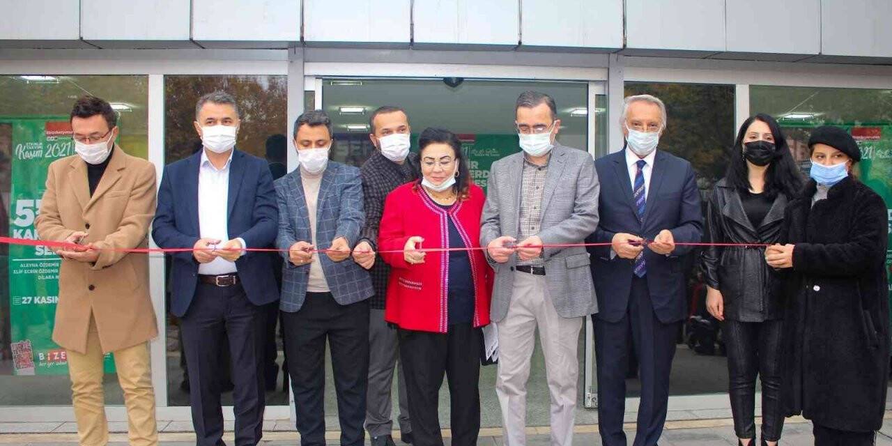 Diyarbakır’da “5’i Bir Yerde Karma Resim Sergisi” açıldı