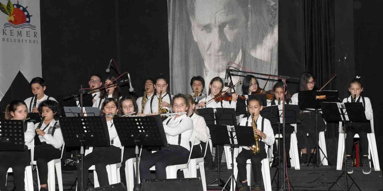 Kemer Gençlik Orkestrasından “Nereden nereye” konseri